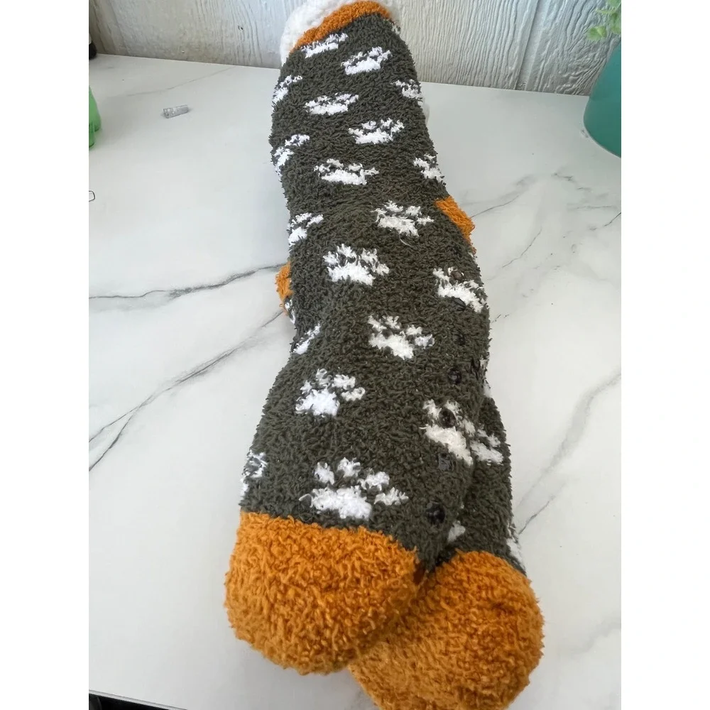 Simply Southern Fuzzy Paw‎ Print Cozy Socks Olive Orange Womens One Size